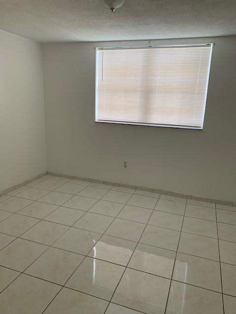 Bay White House Condo 01 - Residential Lease