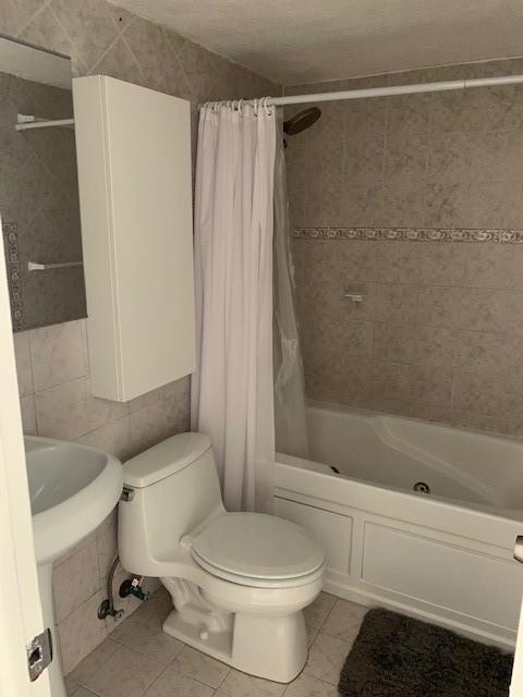 Bay White House Condo 01 - Residential Lease