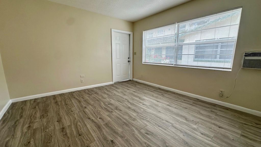 Photo of 719 SE 16th Street #5, Fort Lauderdale, FL 33316 (MLS # F10536808)