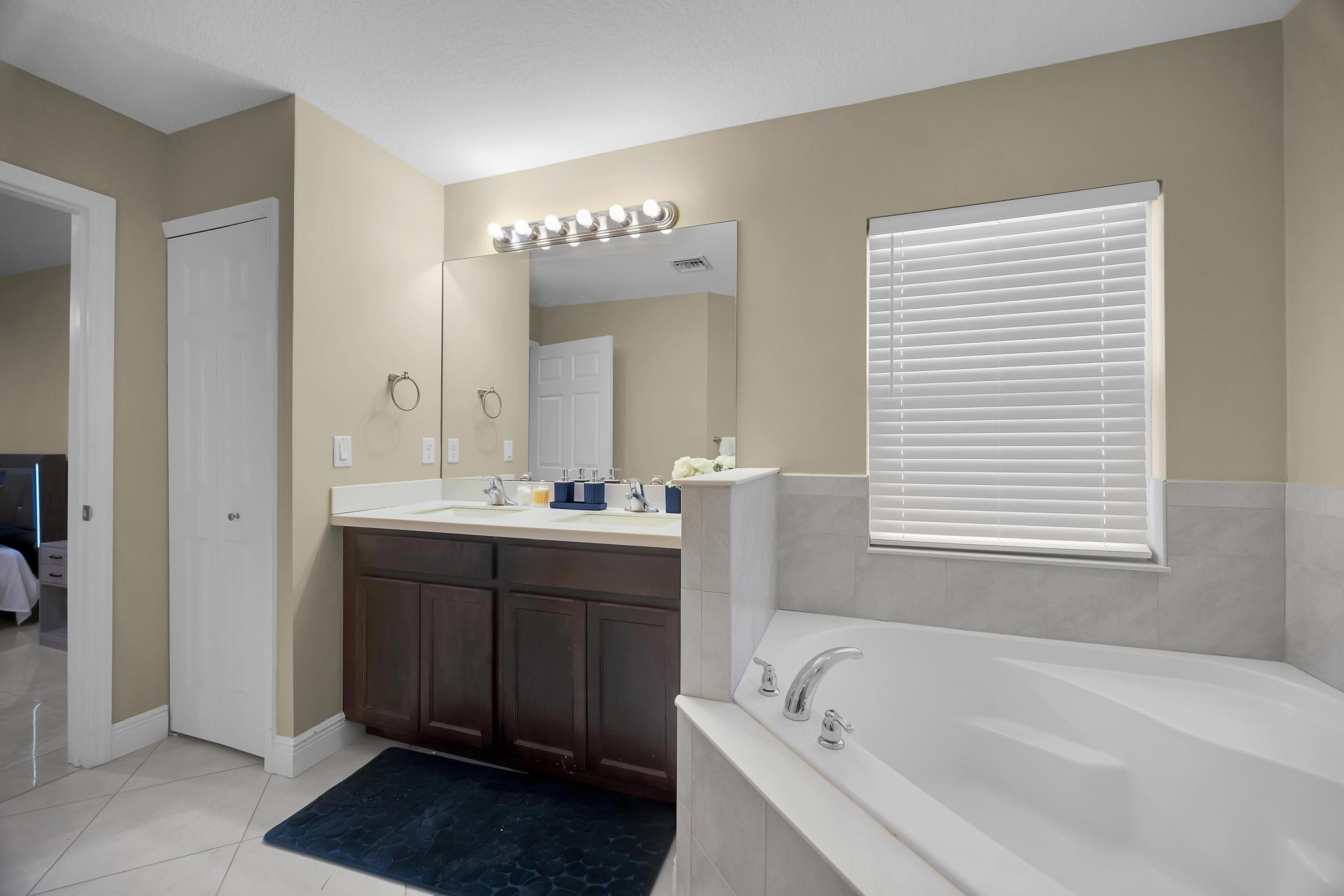 PORT ST LUCIE SECTION 15 - Residential Lease