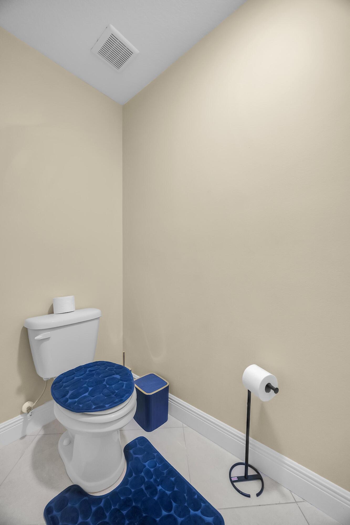 PORT ST LUCIE SECTION 15 - Residential Lease