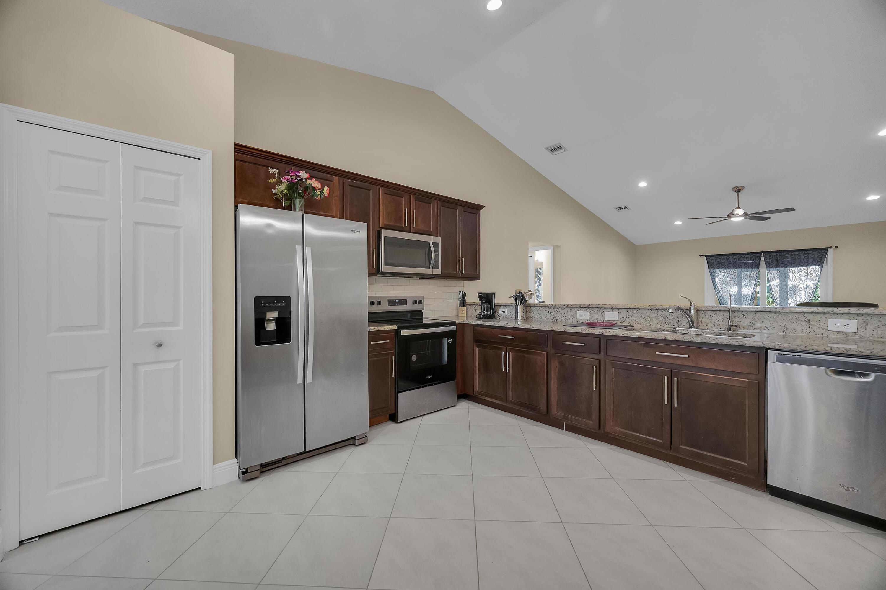 PORT ST LUCIE SECTION 15 - Residential Lease