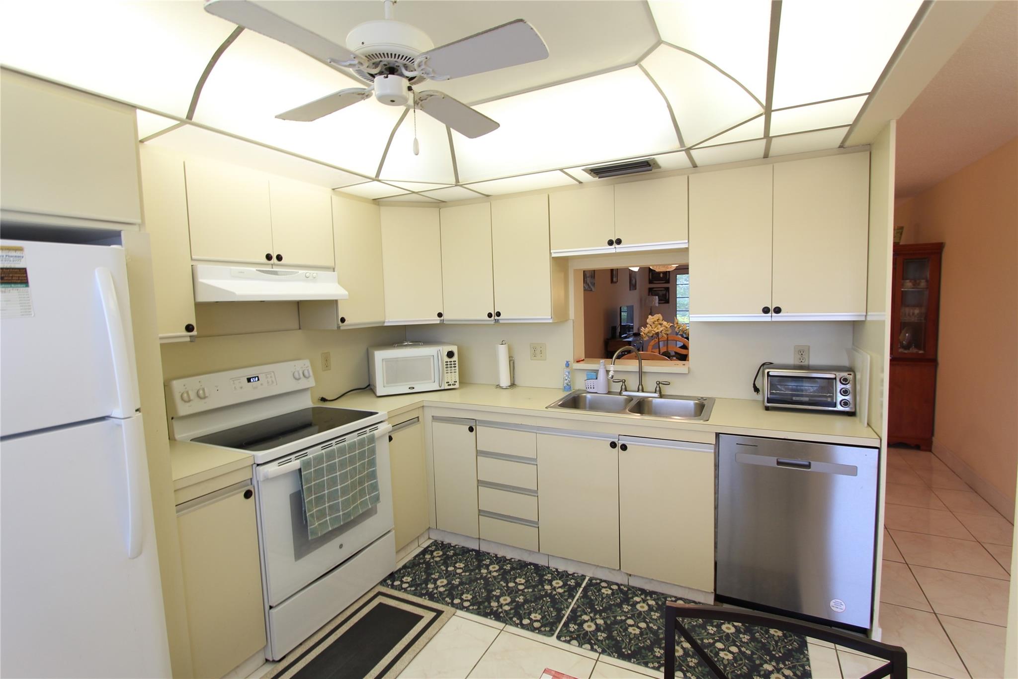 WYNMOOR VILLAGE - Residential