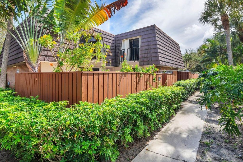 Photo of 1419 14th Court, Jupiter, FL 33477 (MLS # R10970147)