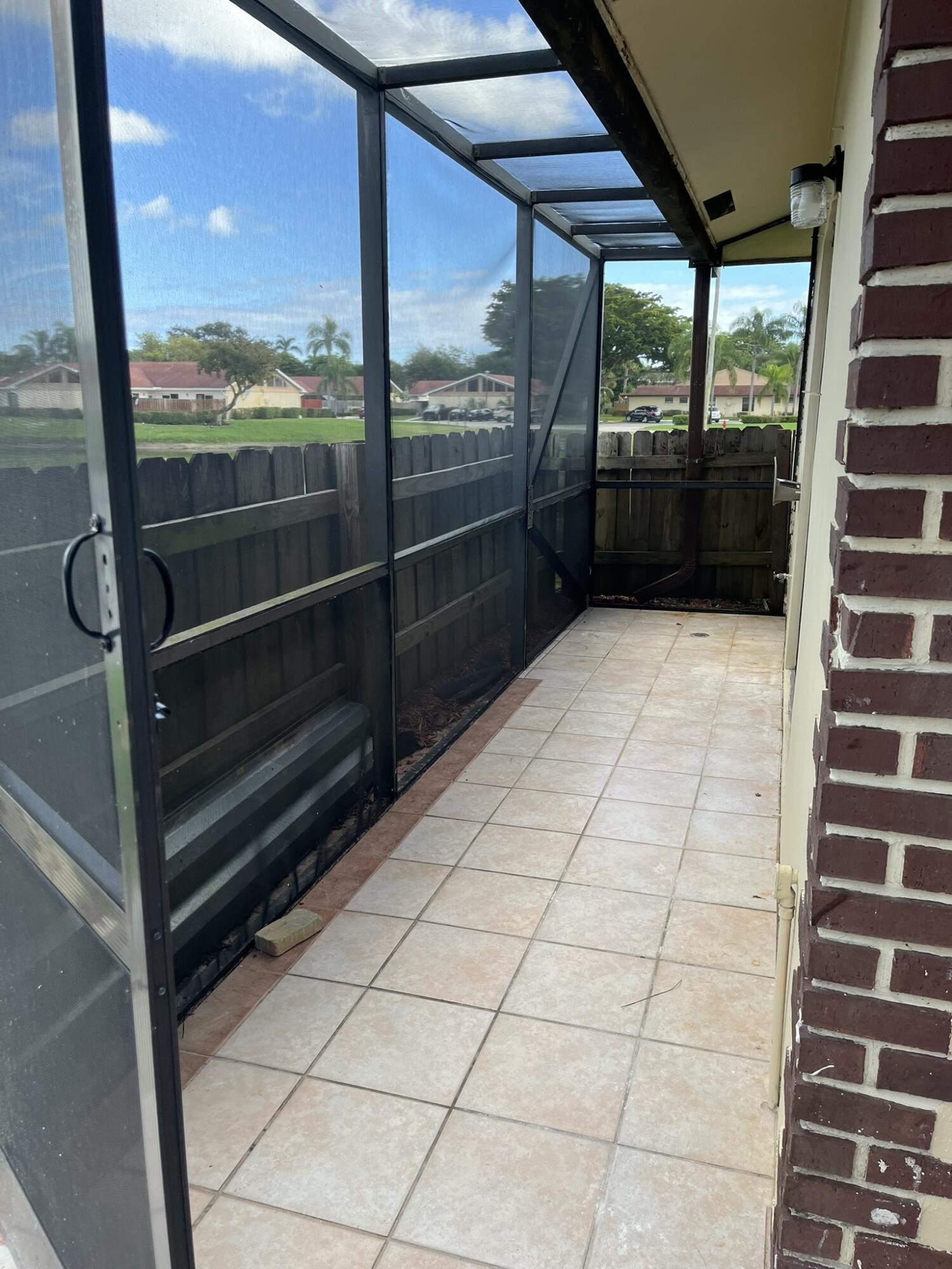 4423 Woodstock Drive B