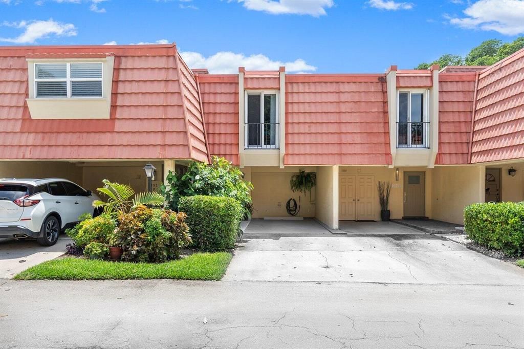 Photo of 392 Golfview Road #G, North Palm Beach, FL 33408 (MLS # R10729063)
