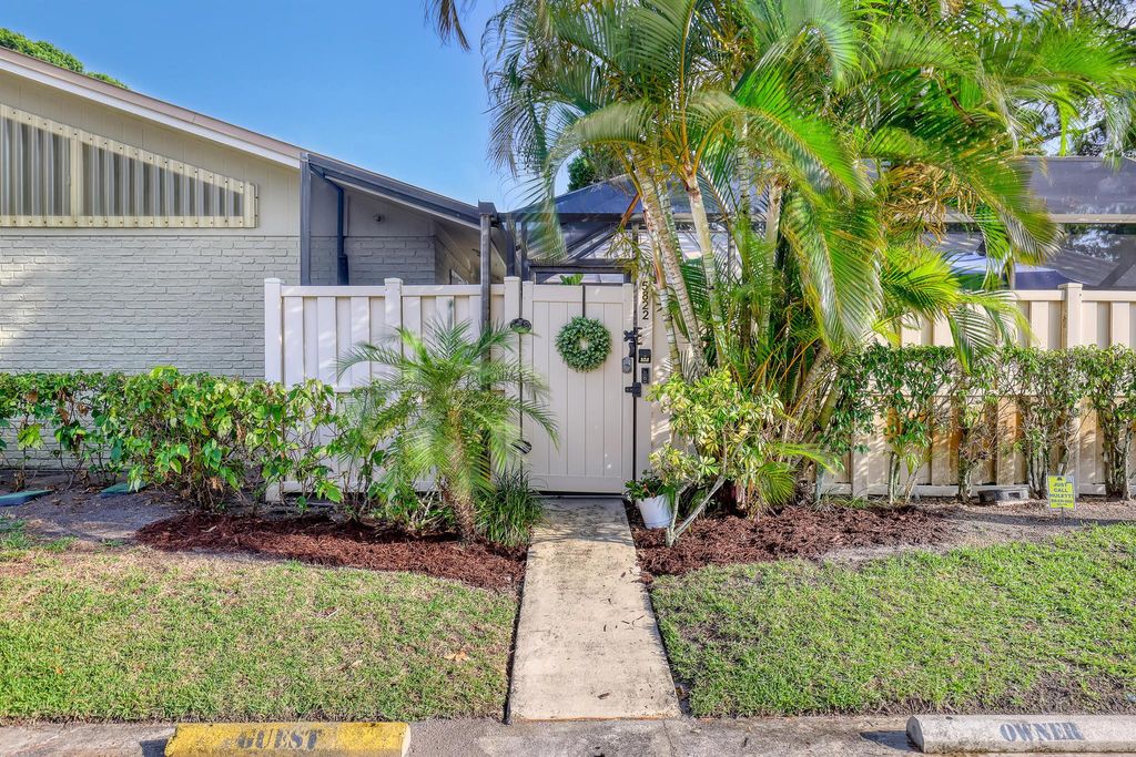 Photo of 5822 Golden Eagle Circle, Palm Beach Gardens, FL 33418 (MLS # R11097189)