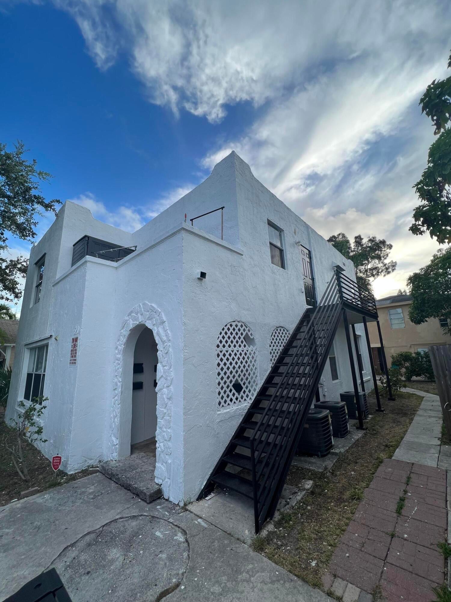 Properties 520 N E Street