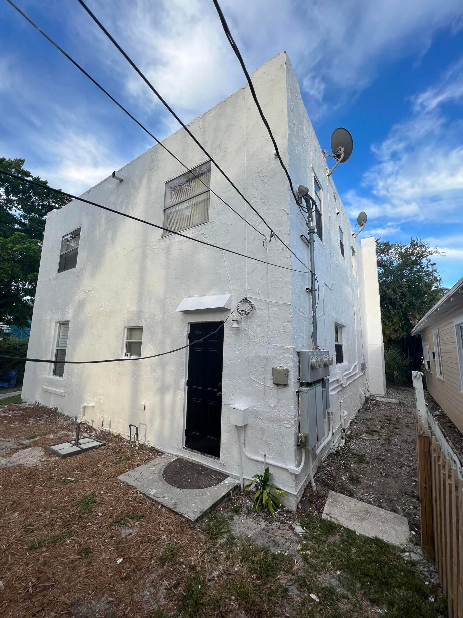 Properties 520 N E Street