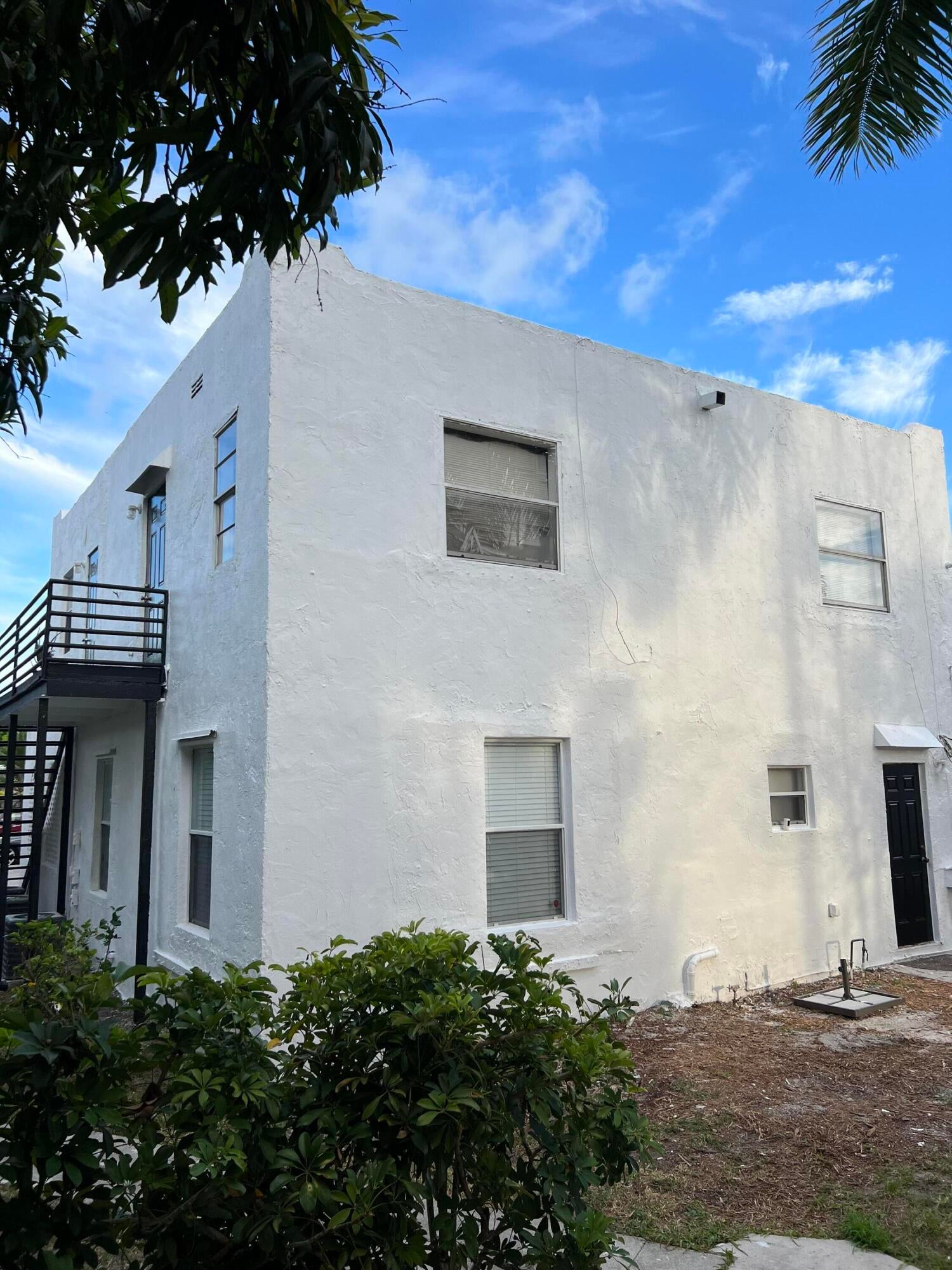 Properties 520 N E Street