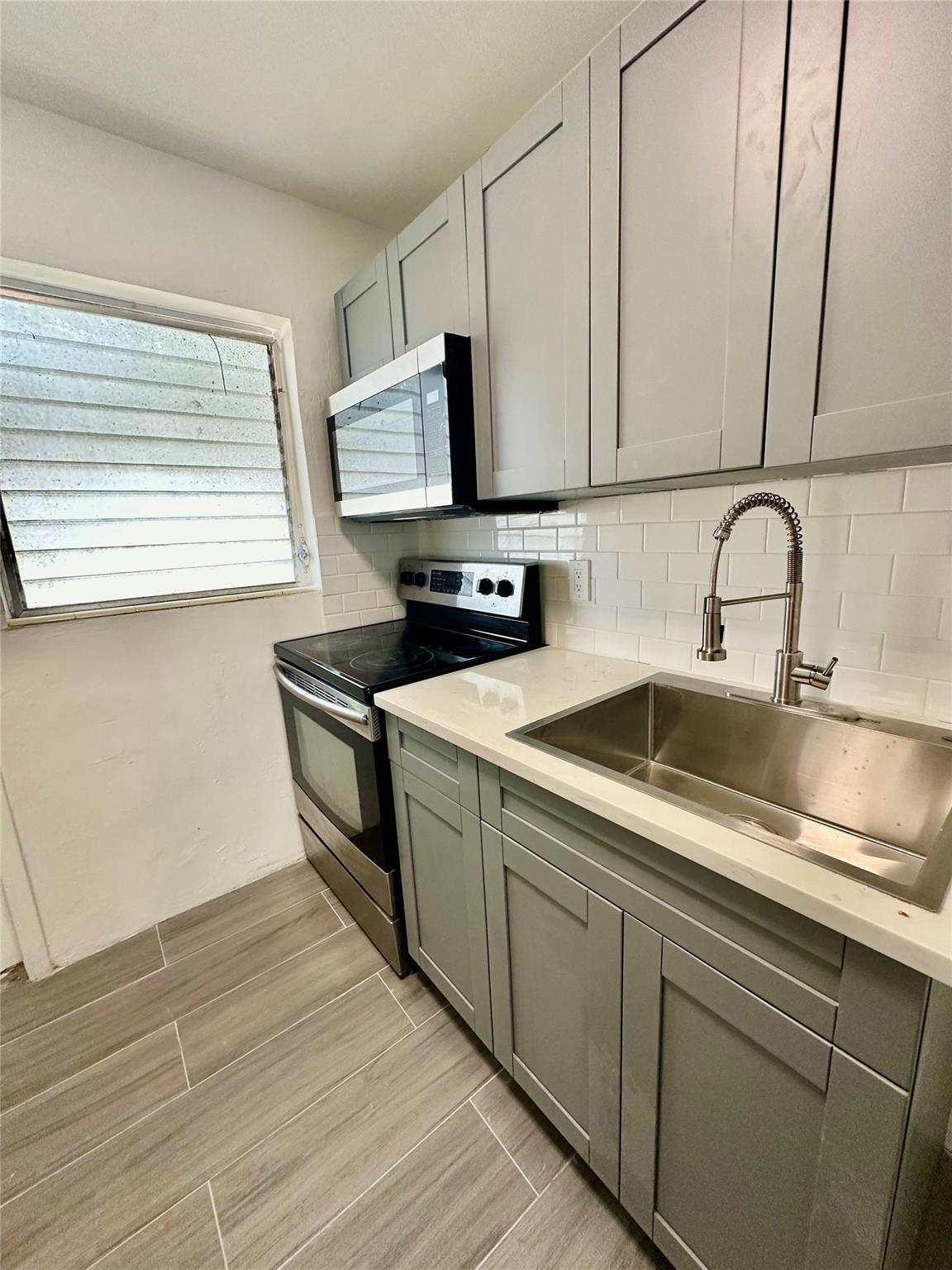 701 NW 15th Ter 2