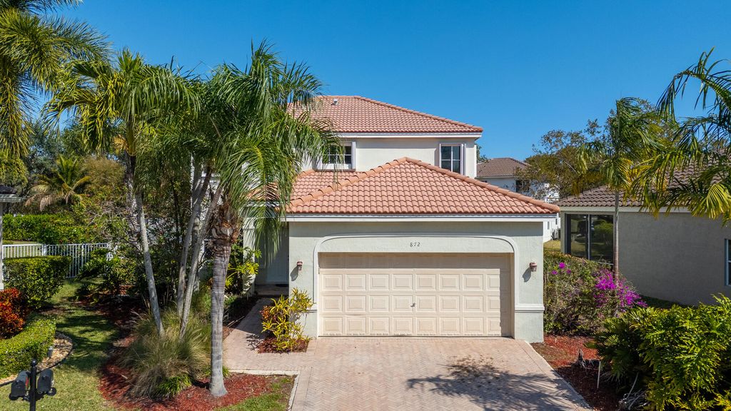 Photo of 872 Tanglewood Circle, Weston, FL 33327 (MLS # B26012817)