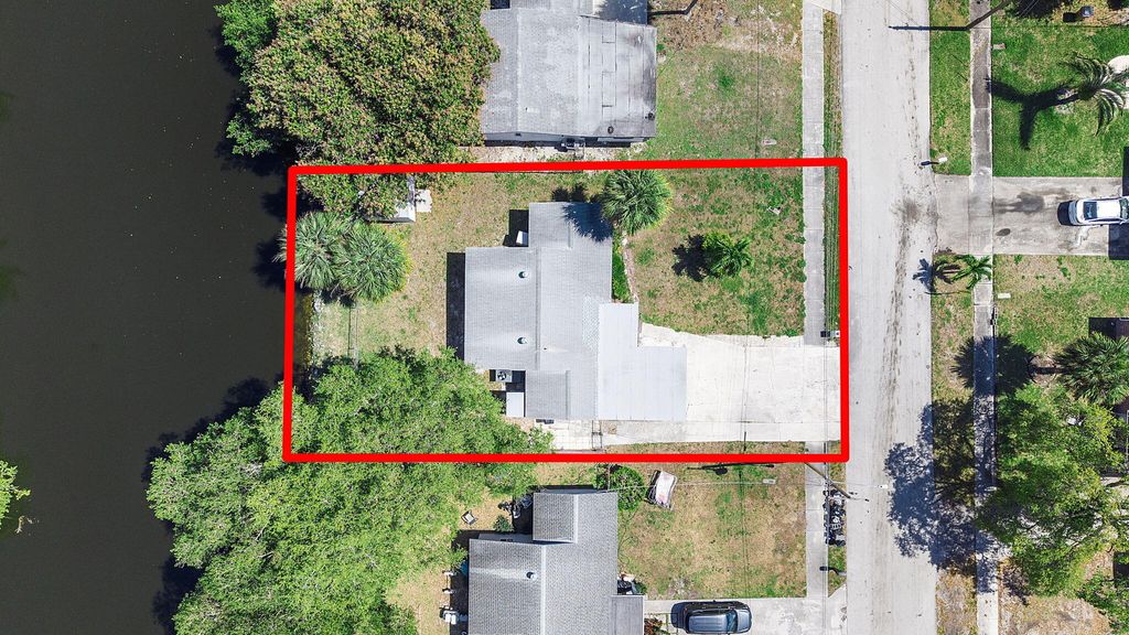 Photo of 143 NE 6th, Deerfield Beach, FL 33441 (MLS # B26000611)