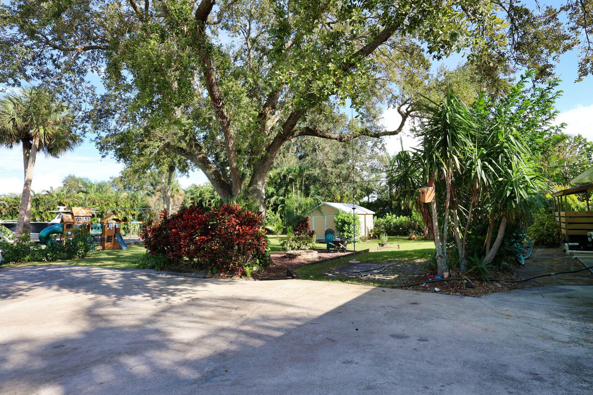 SEBASTIAN HIGHLANDS UNIT 10 - Residential