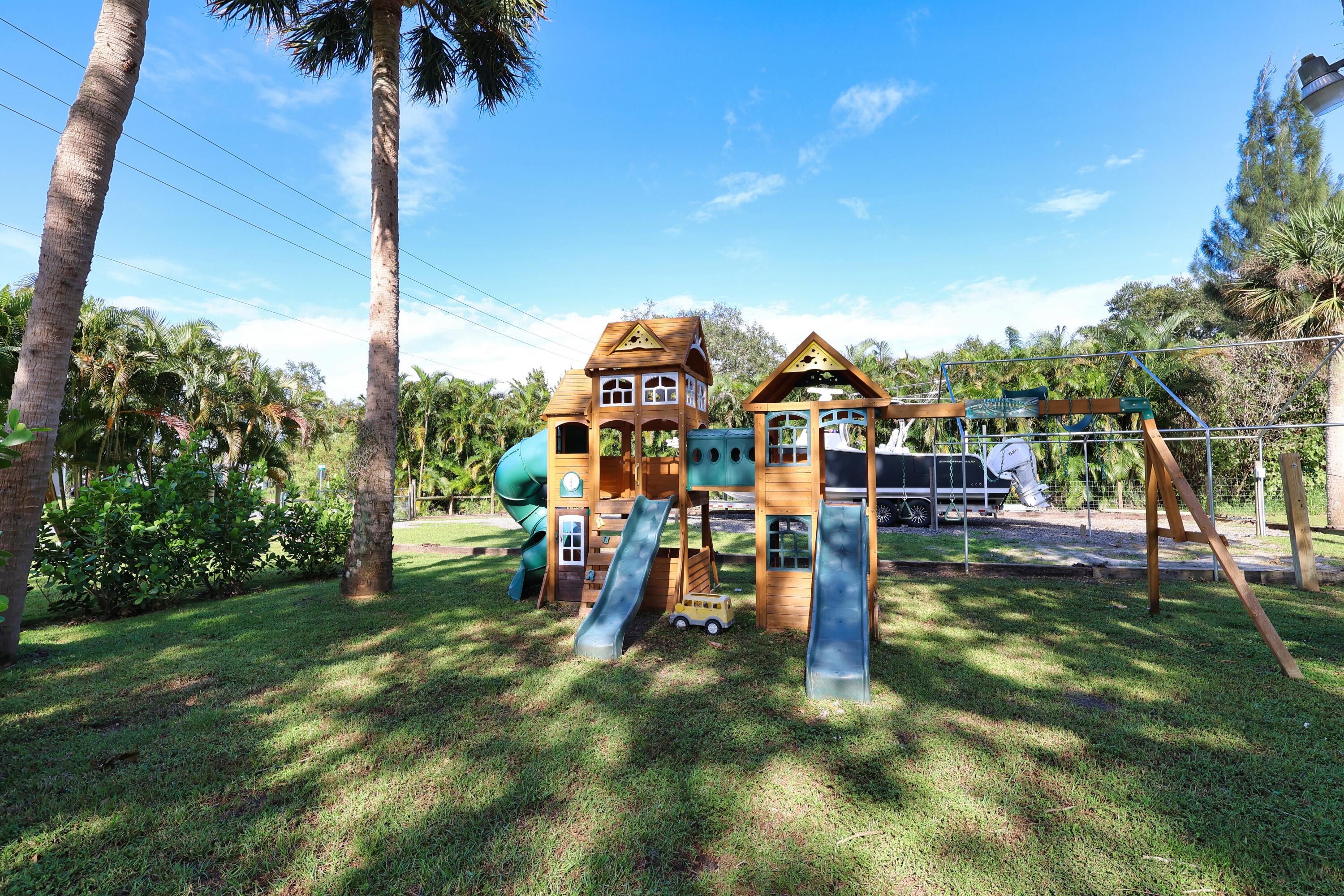 SEBASTIAN HIGHLANDS UNIT 10 - Residential