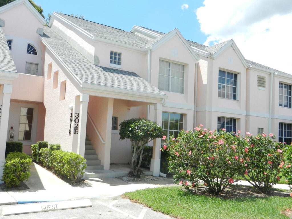 Photo of 301 Muirfield Court #301e, Jupiter, FL 33458 (MLS # R11089697)