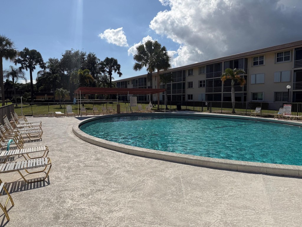 Lighthouse Point Plaza Co - Residential Lease