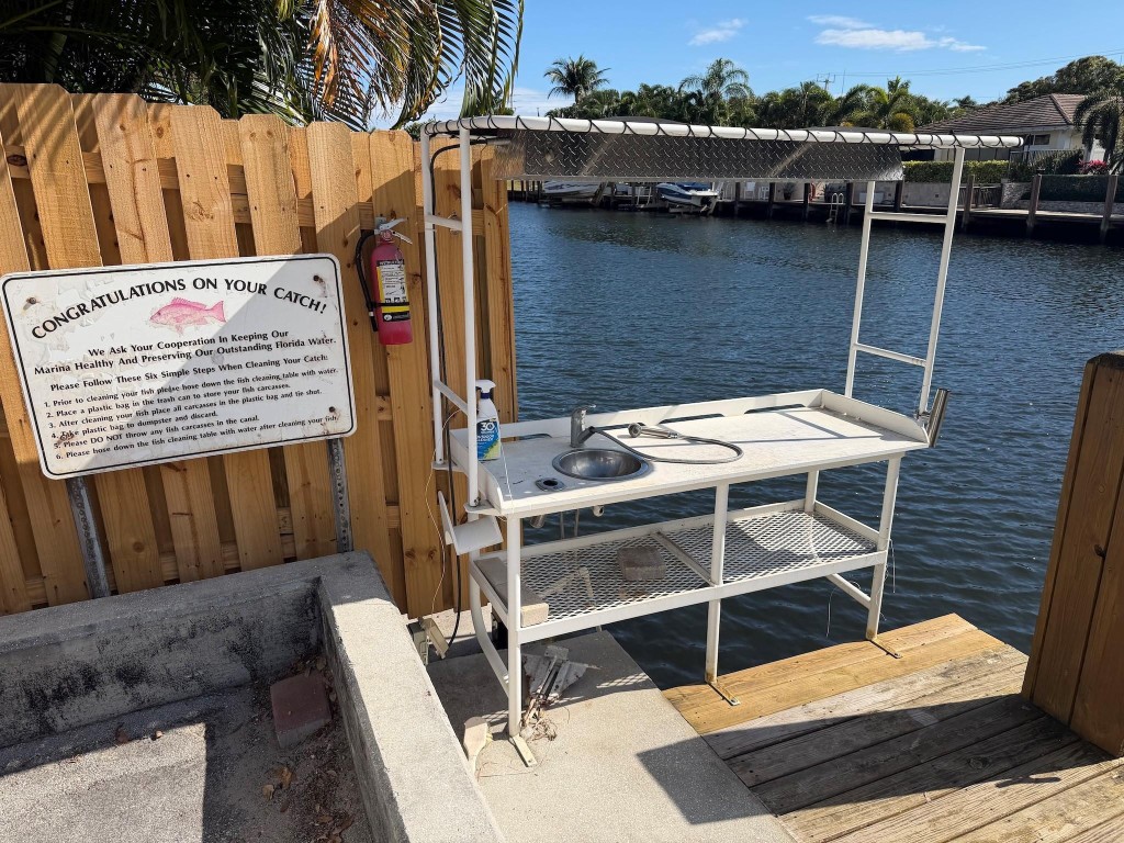 Lighthouse Point Plaza Co - Residential Lease