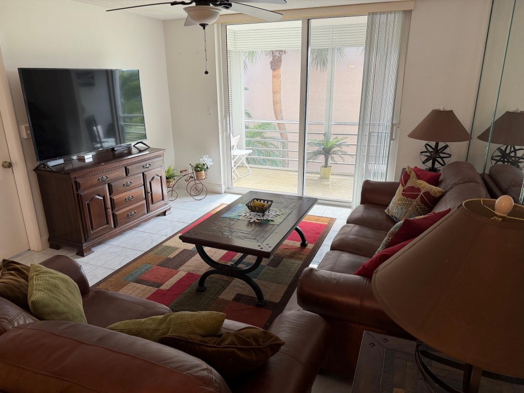 Lighthouse Point Plaza Co - Residential Lease