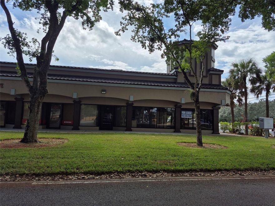 This Plaza just under new management underwent a complete refresh from top to bottom. Come see corner suite 104 with 3 private rooms and two restrooms. There is a great break area and even a bonus wash sink. Flexible zoning allows for many uses. Easy to see and show.