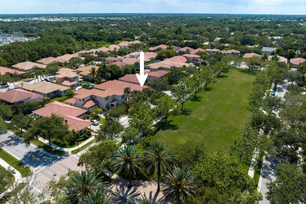 Photo of 112 Via Santa Cruz, Jupiter, FL 33458 (MLS # R10965434)