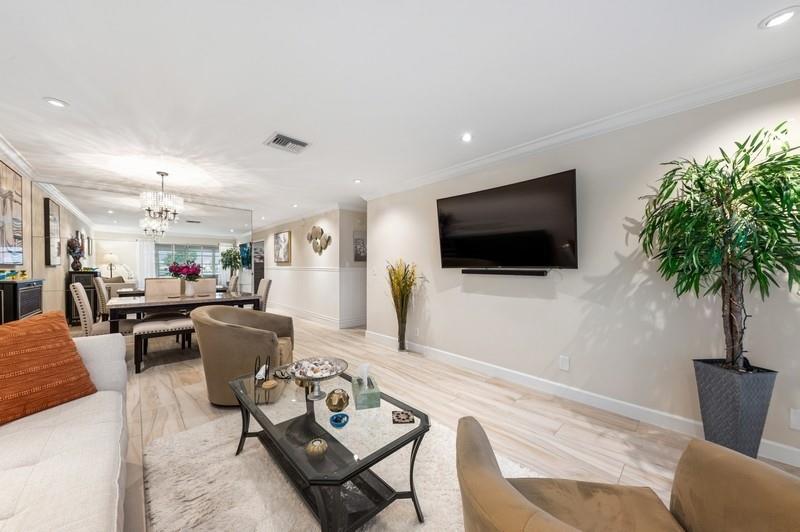 13578 Via Flora E, Delray Beach, FL, 33484/$229,000 2 13578 Via Flora E