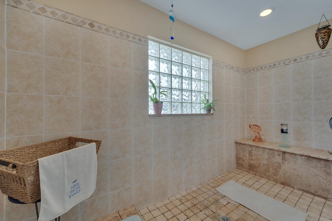 PALM BEACH NATL GOLF AND COUNTRY CLUB ESTATES 1 - Residential