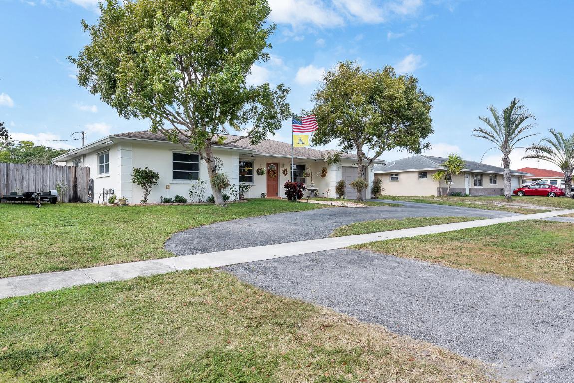 PALM BEACH NATL GOLF AND COUNTRY CLUB ESTATES 1 - Residential