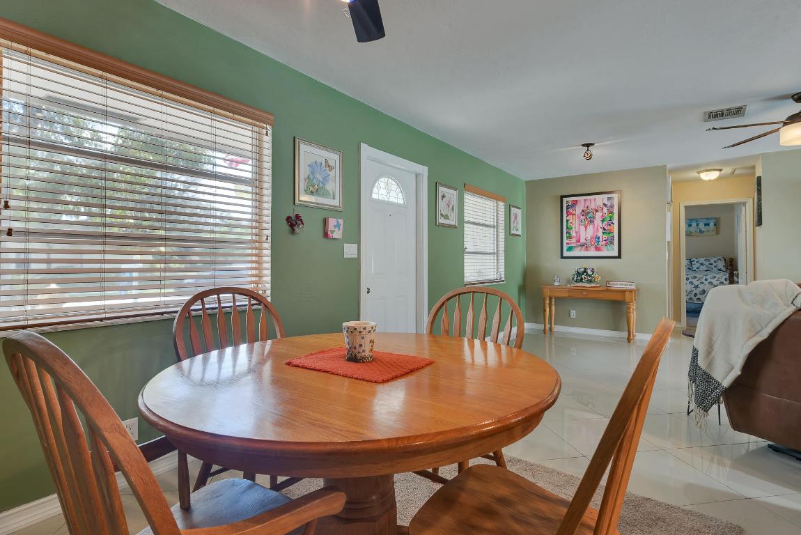 PALM BEACH NATL GOLF AND COUNTRY CLUB ESTATES 1 - Residential