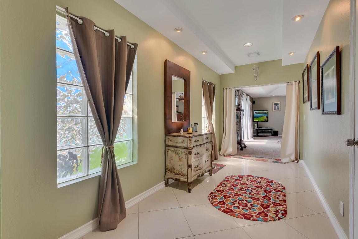 PALM BEACH NATL GOLF AND COUNTRY CLUB ESTATES 1 - Residential