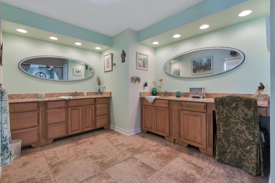 PALM BEACH NATL GOLF AND COUNTRY CLUB ESTATES 1 - Residential