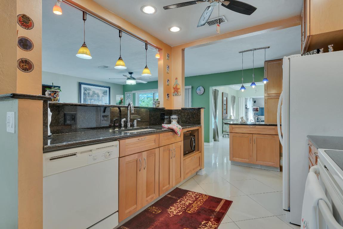 PALM BEACH NATL GOLF AND COUNTRY CLUB ESTATES 1 - Residential