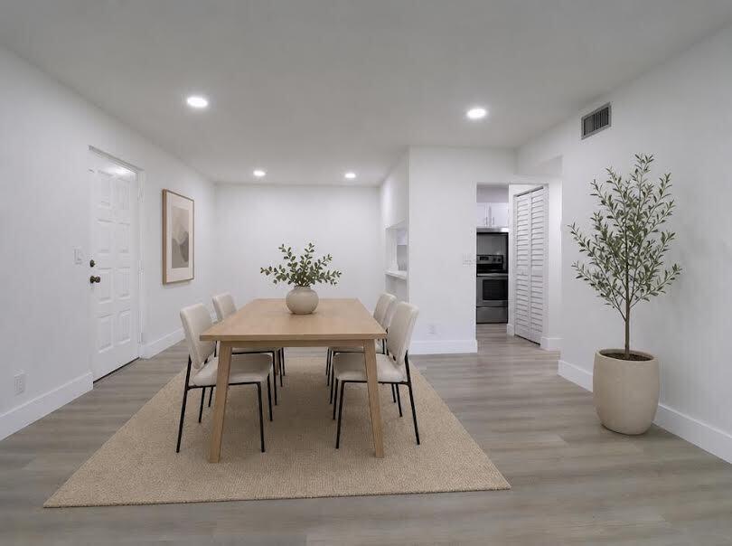 Properties 614 Sea Pine Way H2