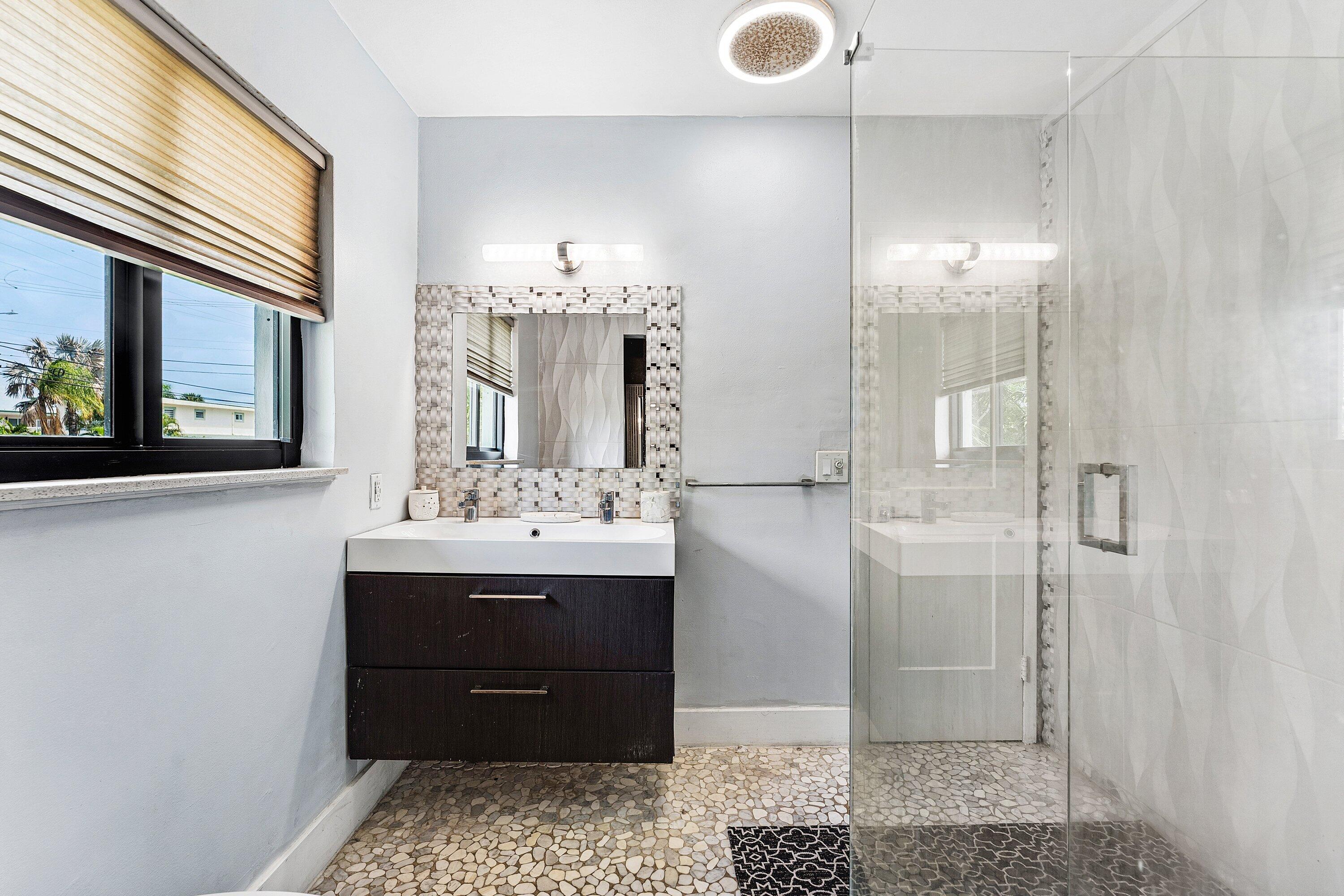 HARBOR VILLAGE SEC - Residential