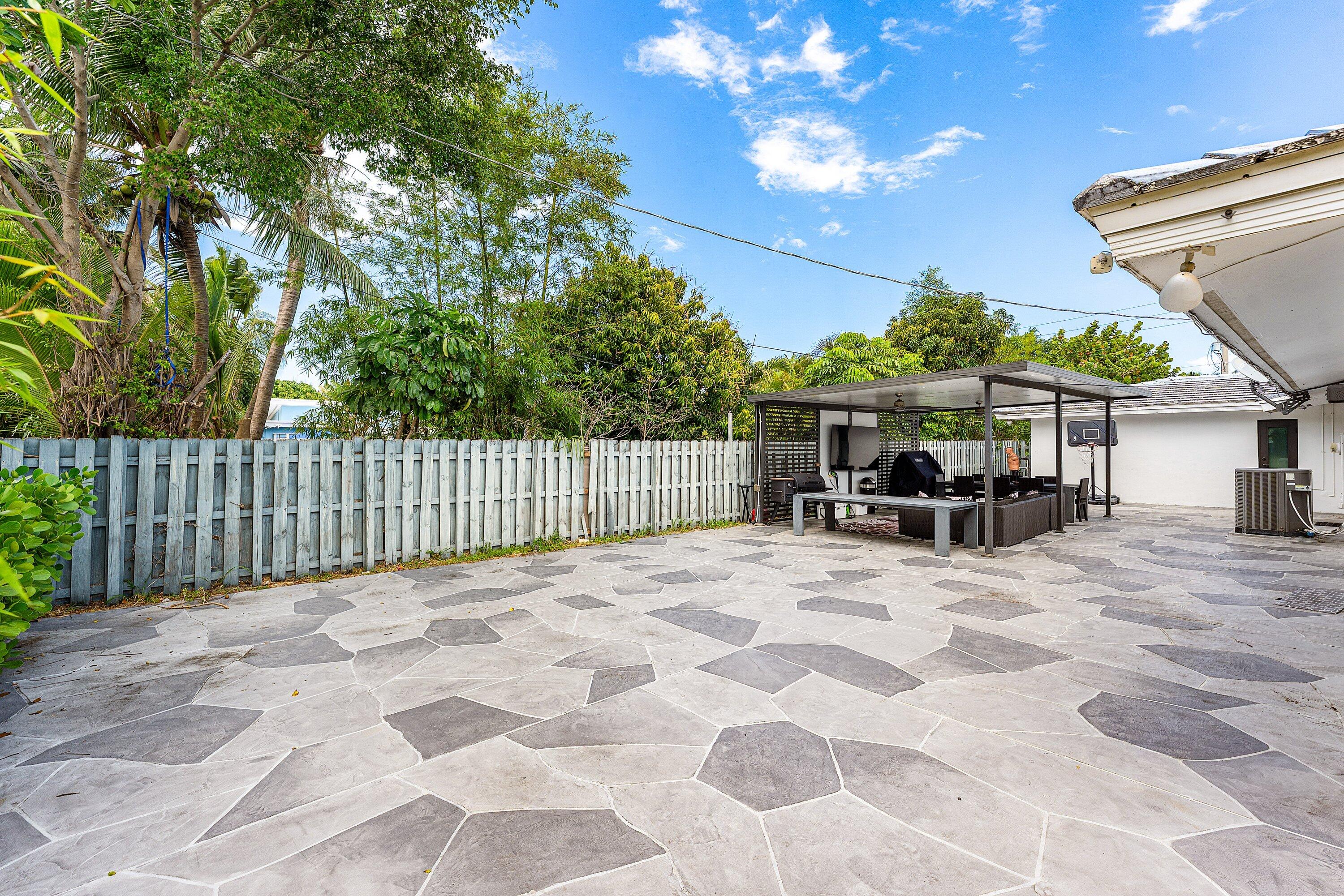 HARBOR VILLAGE SEC - Residential