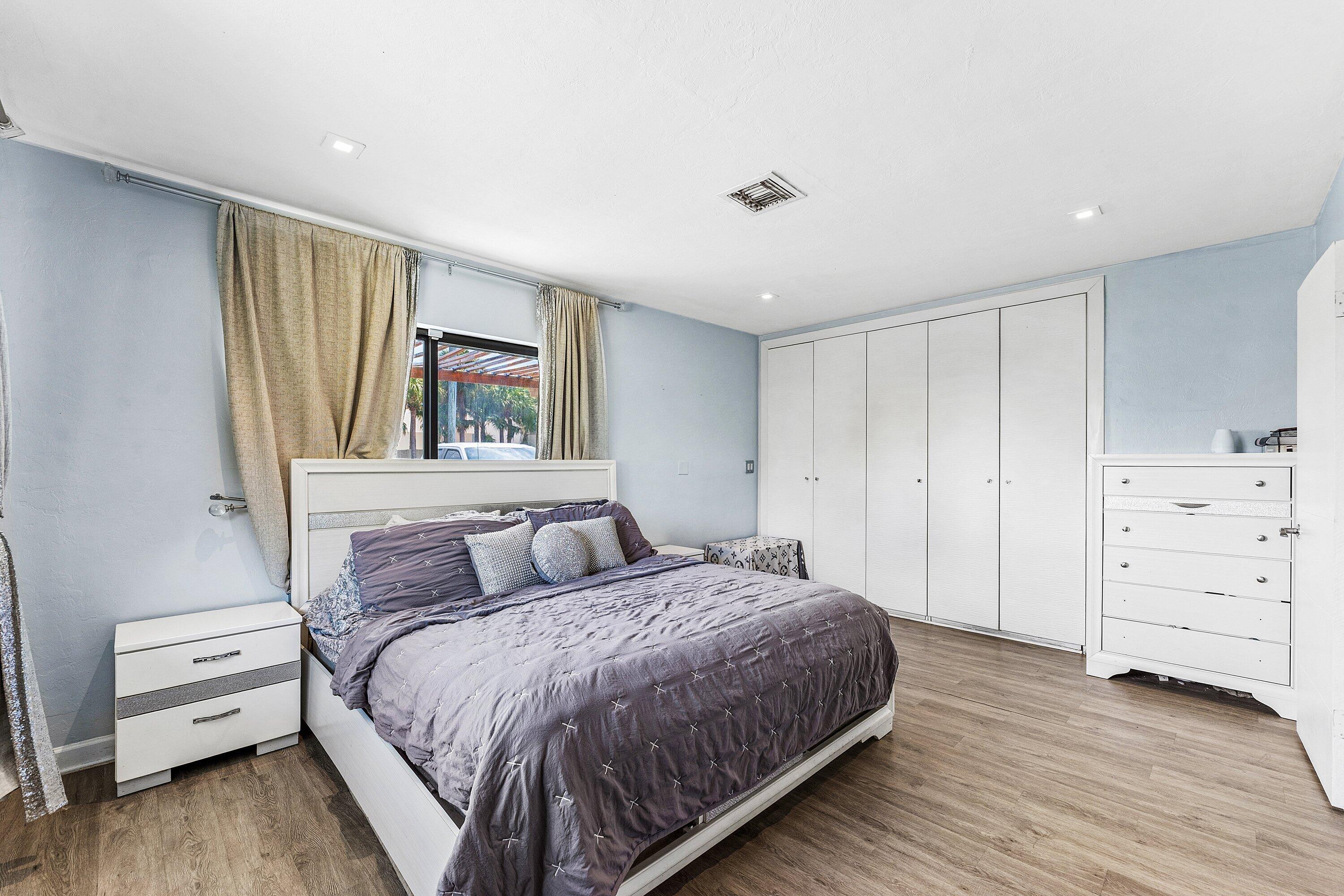 HARBOR VILLAGE SEC - Residential