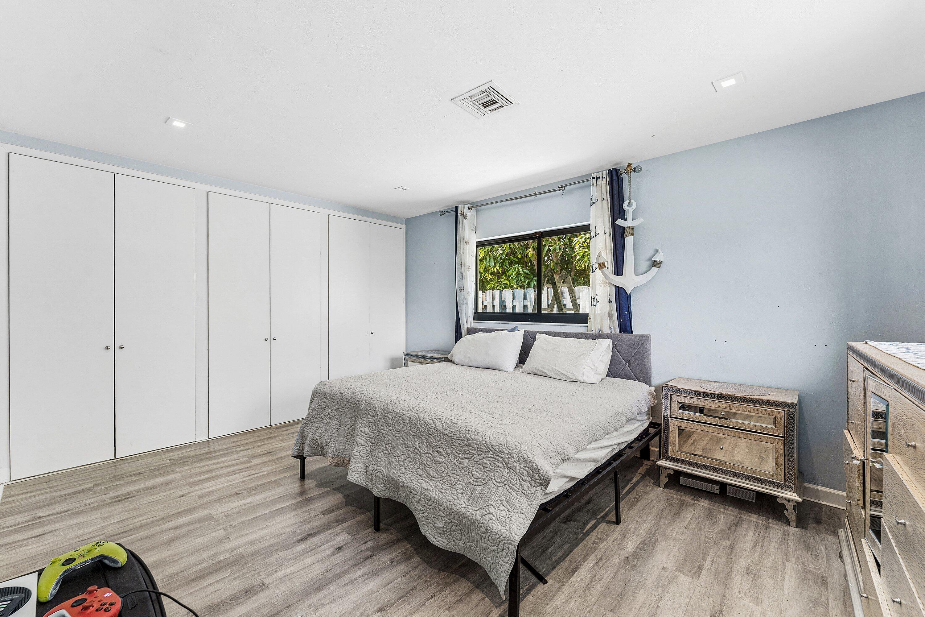 HARBOR VILLAGE SEC - Residential