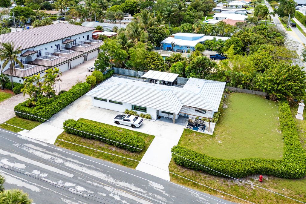 Photo of 201 NE 26th Avenue, Pompano Beach, FL 33062 (MLS # B26022130)