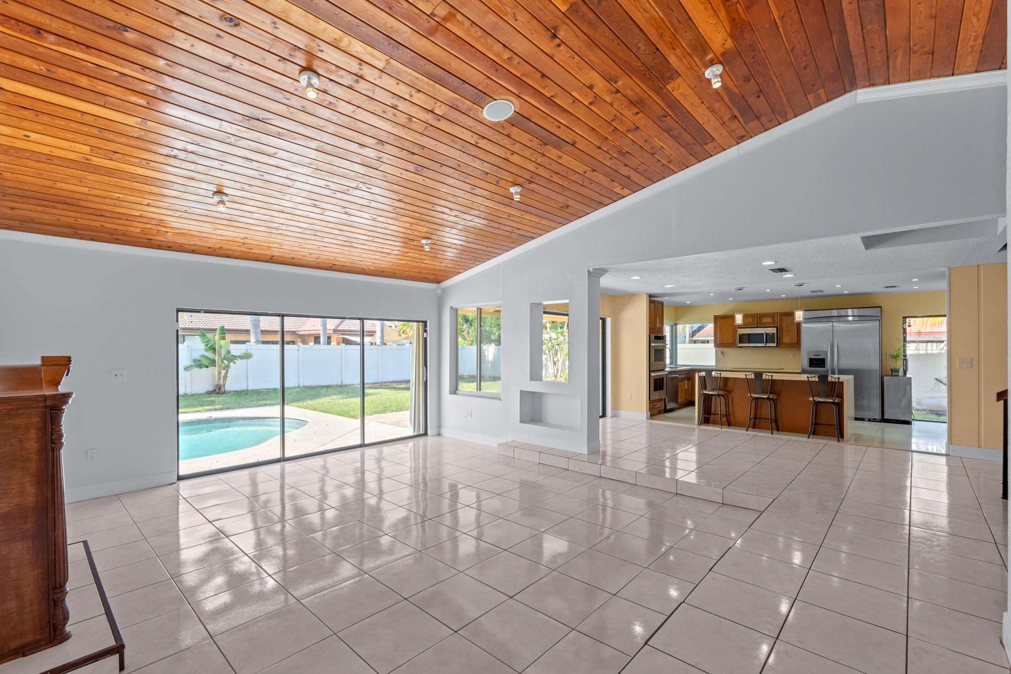 BOULEVARD NORTH - Residential