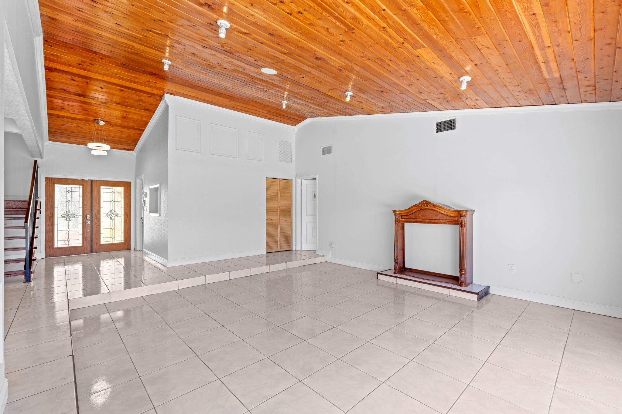 BOULEVARD NORTH - Residential