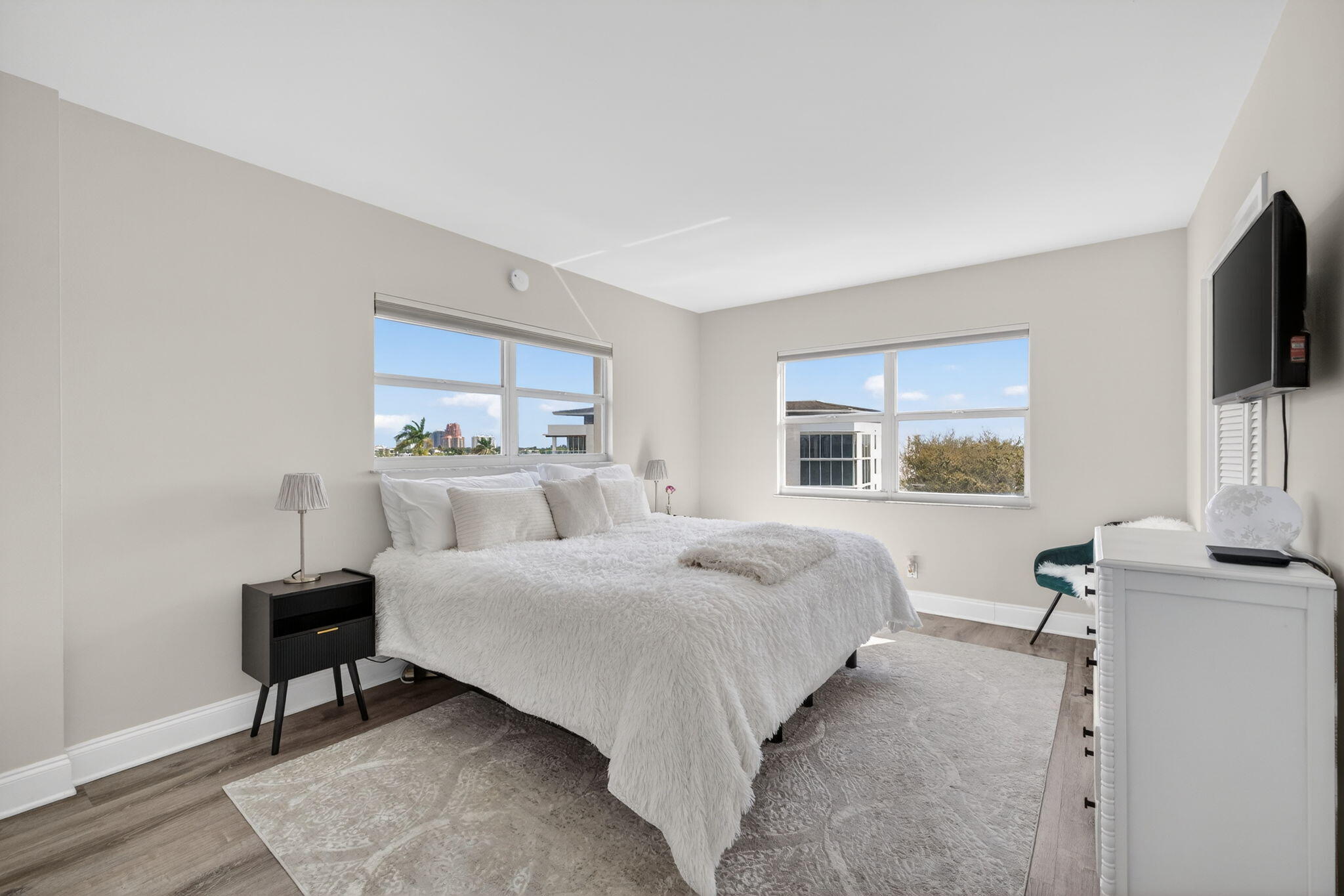 HORIZON HOUSE CONDO - Residential