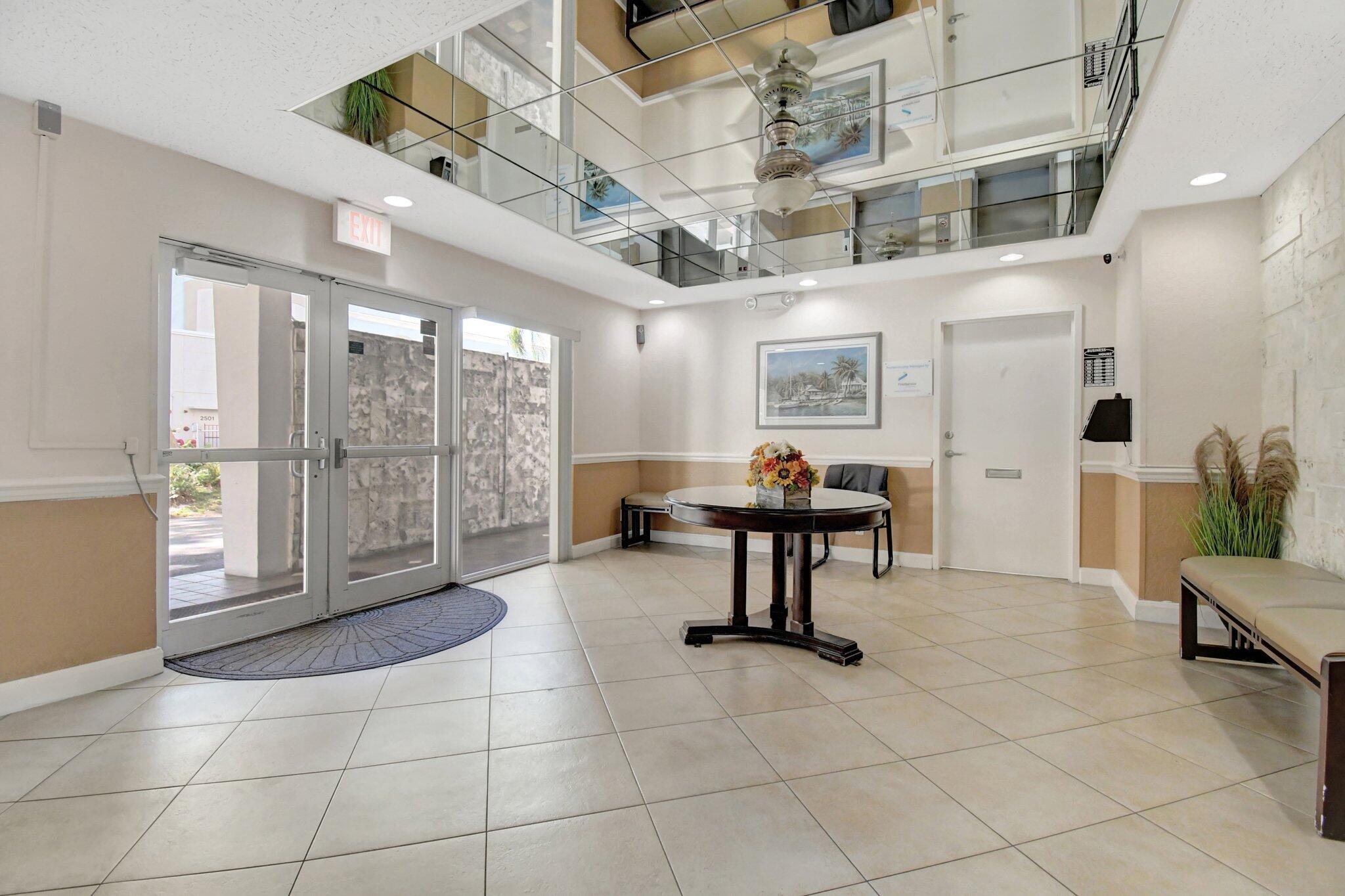 HORIZON HOUSE CONDO - Residential