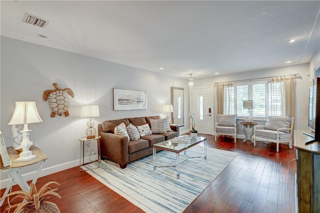 CYPRESS COVE - Residential Lease