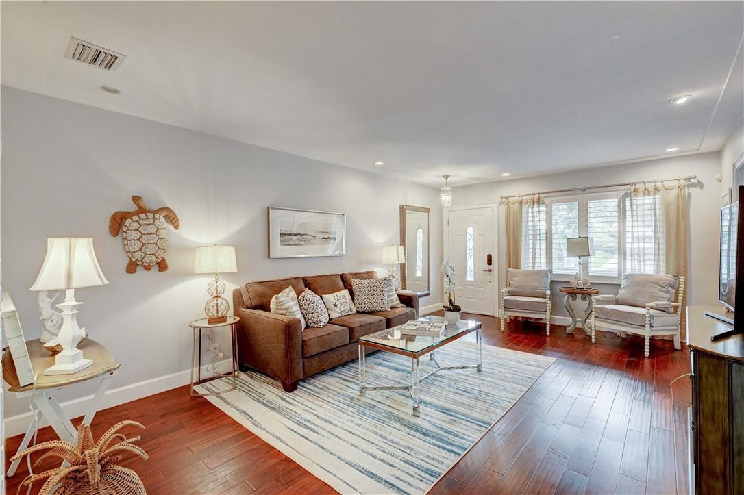 CYPRESS COVE - Residential Lease