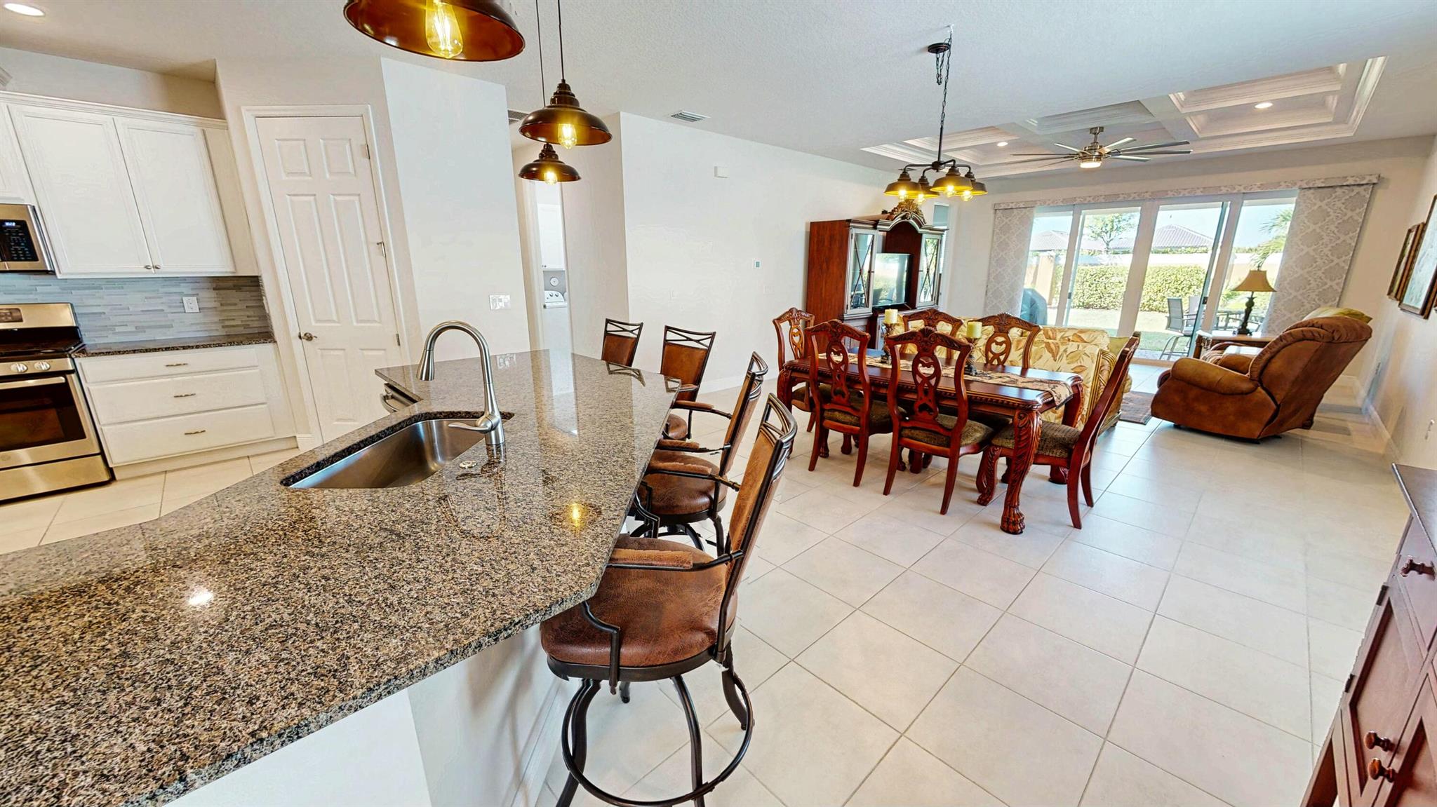 10039 SW Indian Lilac Trail