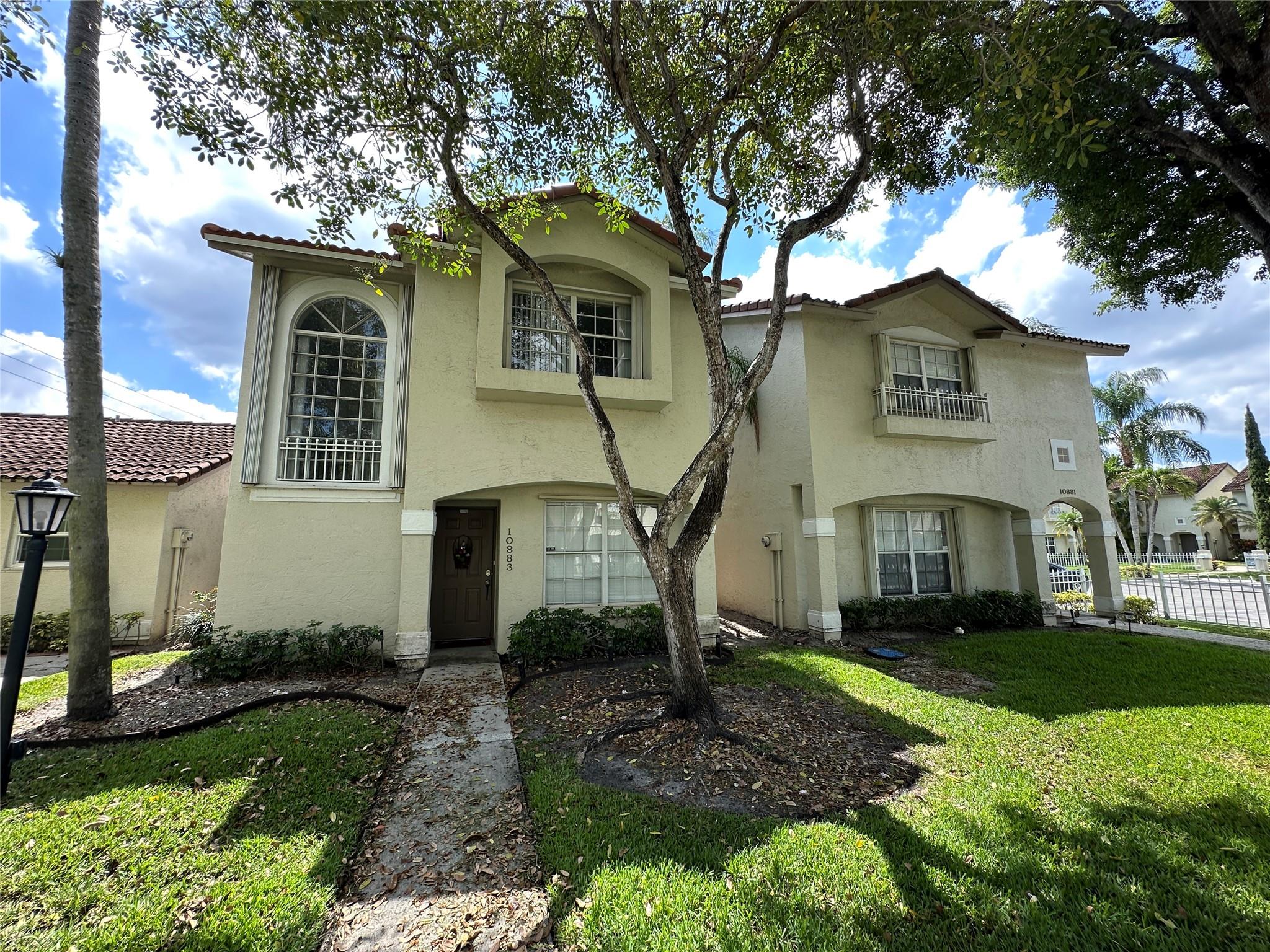 The community of Images at Pembroke Point is a great place to live. This end townhouse has easy to maintain vinyl on the ground floor and great carpet in the bedrooms. The kitchen has granite counters and stainless appliances. Washer and dryer are right off the kitchen so cooking and washing clothes at the same time is easy. Townhouse 10883 is nestled in a shady friendly courtyard. When the hurricane comes you will be protected with shutters as well as panels. The community offers a great pool and lots of parking. Images is in a great location close to amenities and great schools.