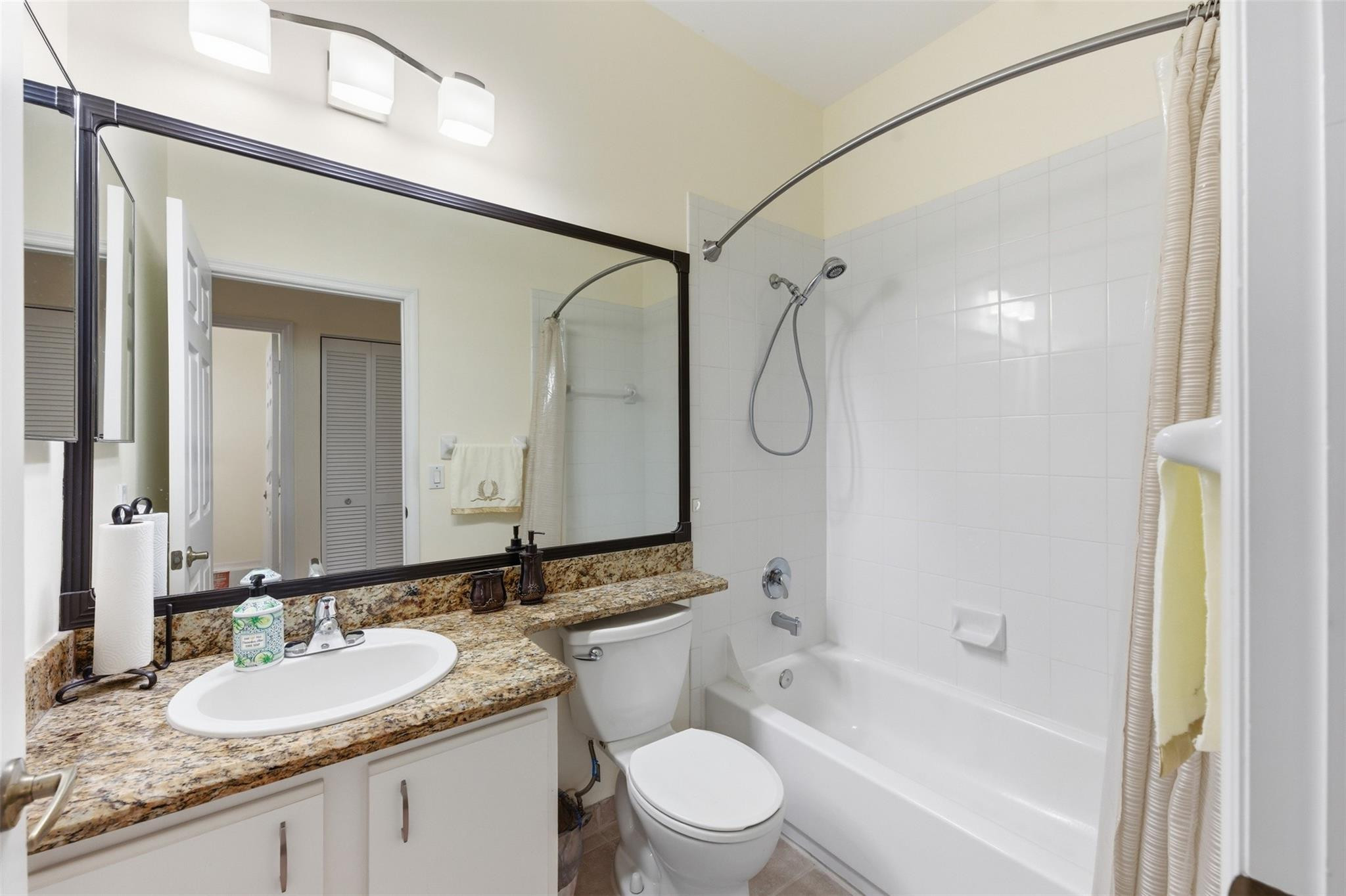 WYNDHAM LAKES NORTH - Residential