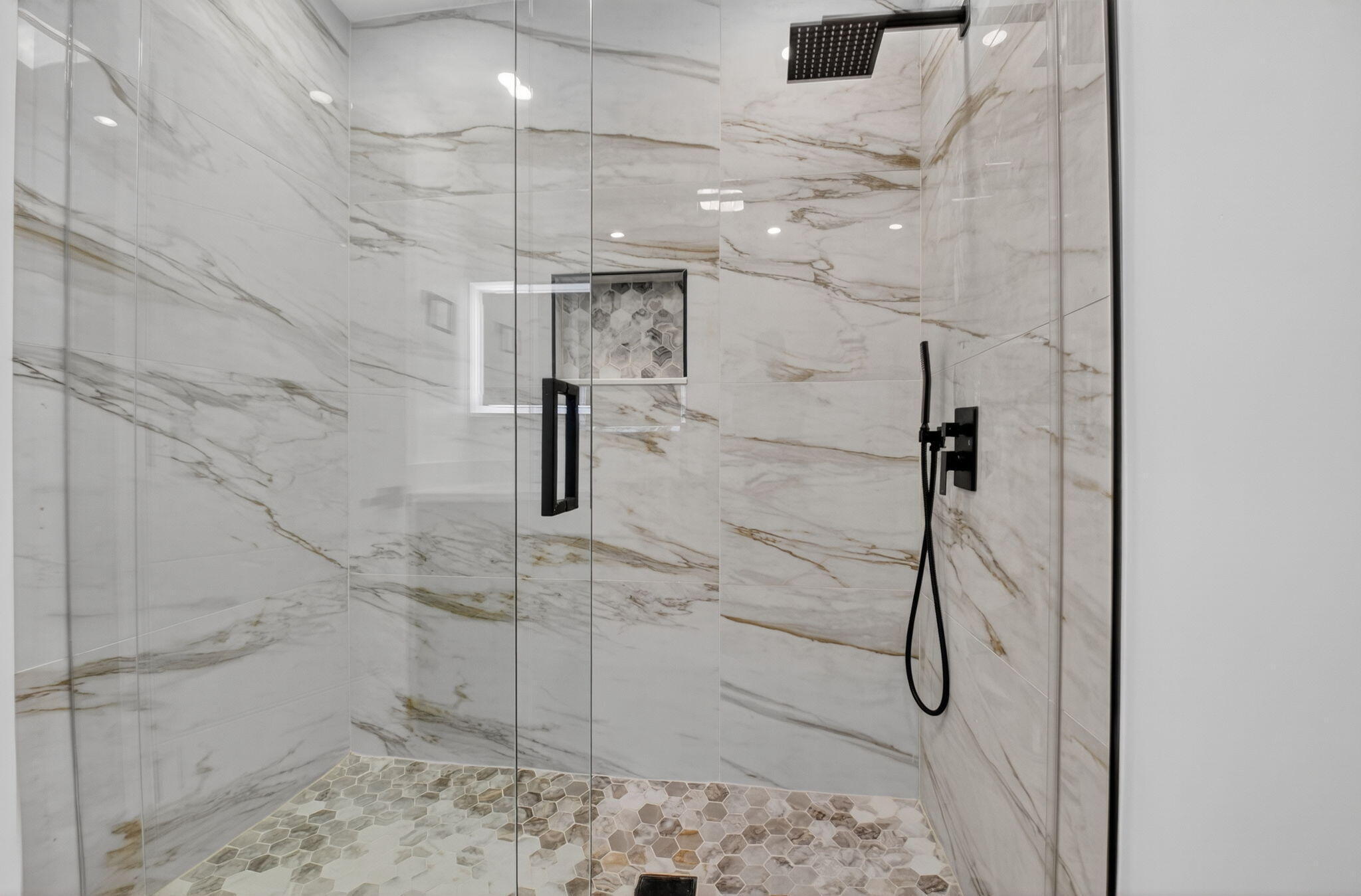 CAMELOT VILLAGE SEC 1 - Residential