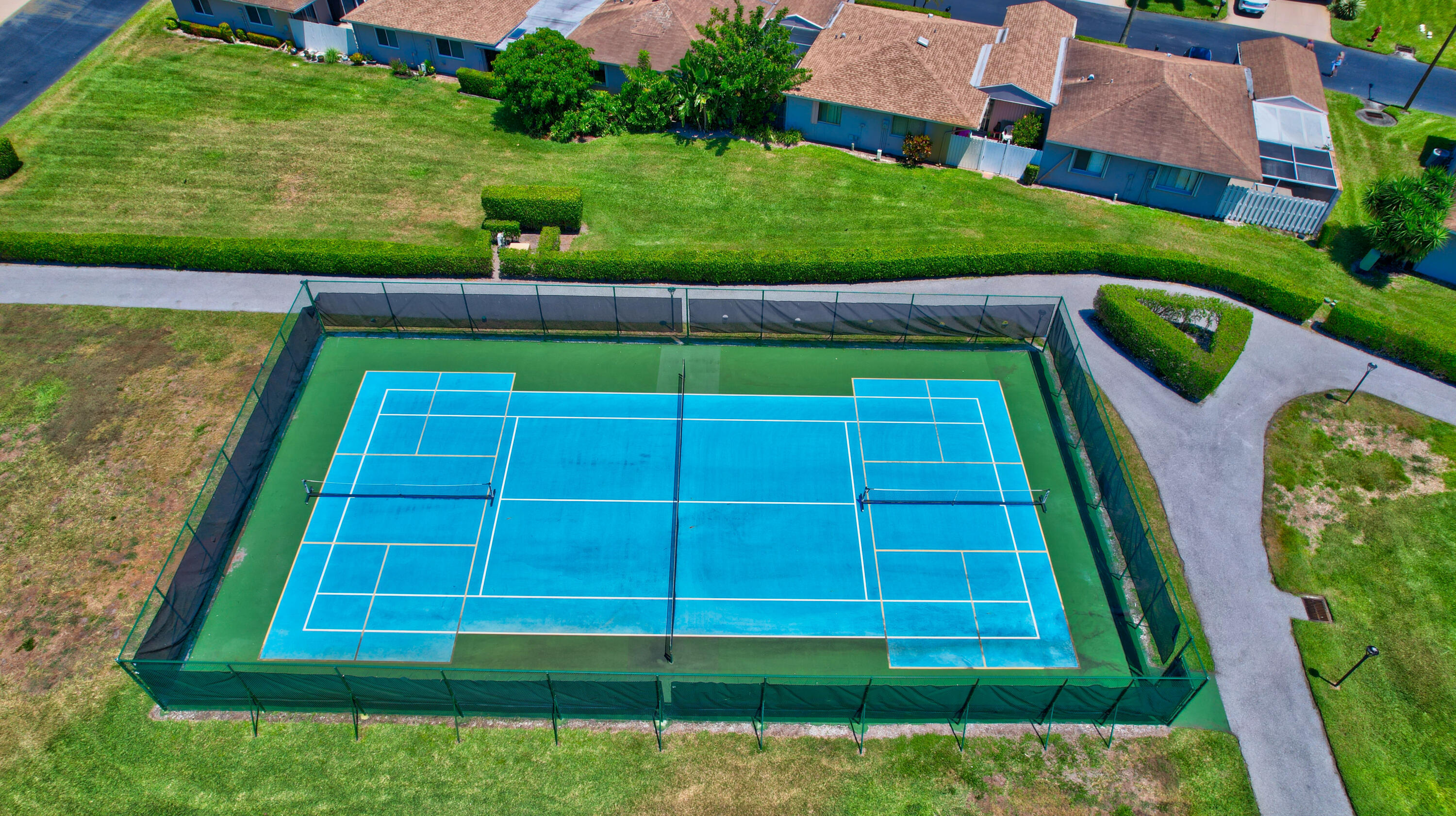 CAMELOT VILLAGE SEC 1 - Residential