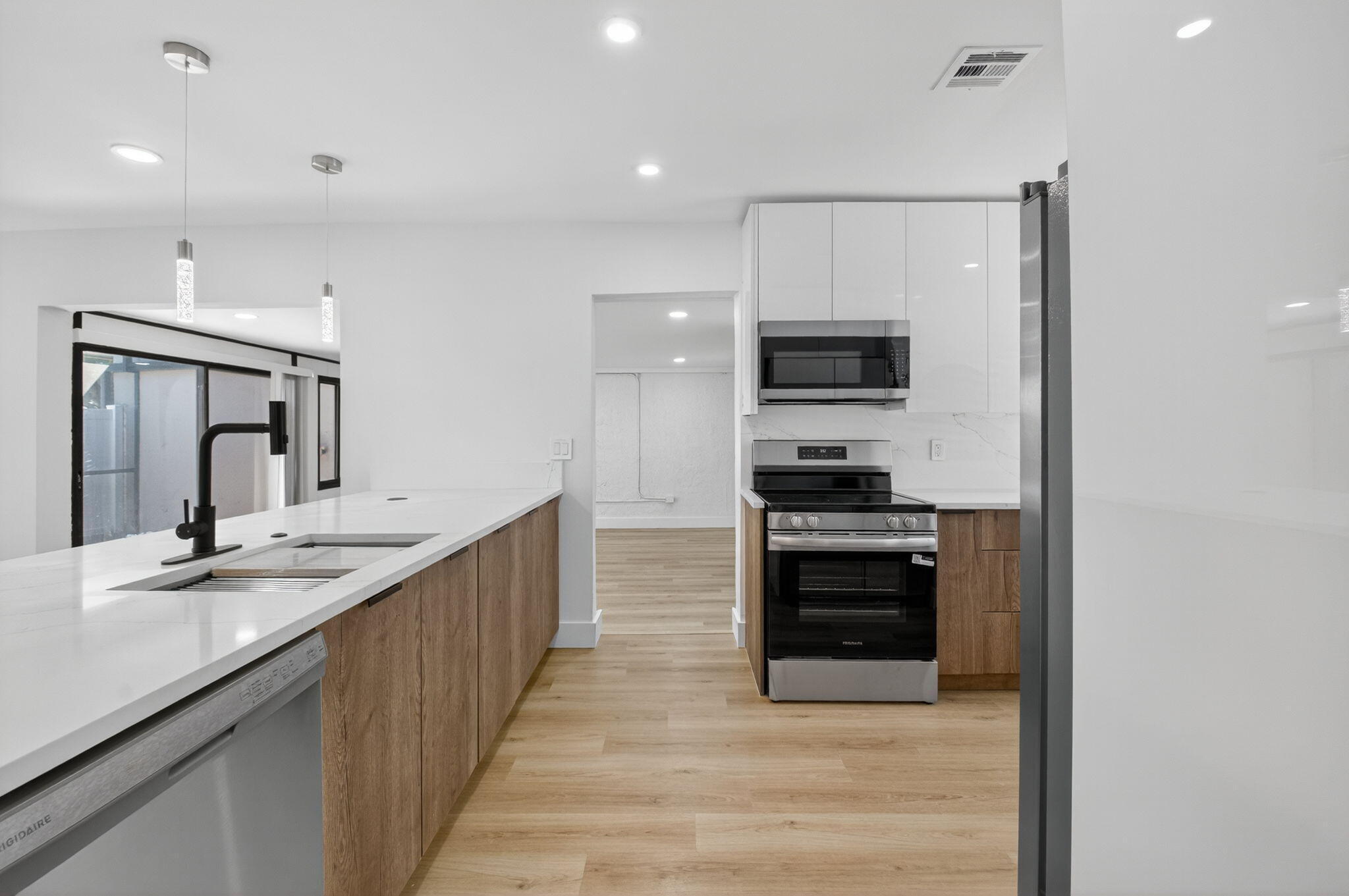 CAMELOT VILLAGE SEC 1 - Residential